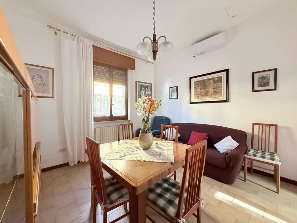 SE211 - Senigallia, trilocale fronte mare con corte esterna Apartment in Senigallia