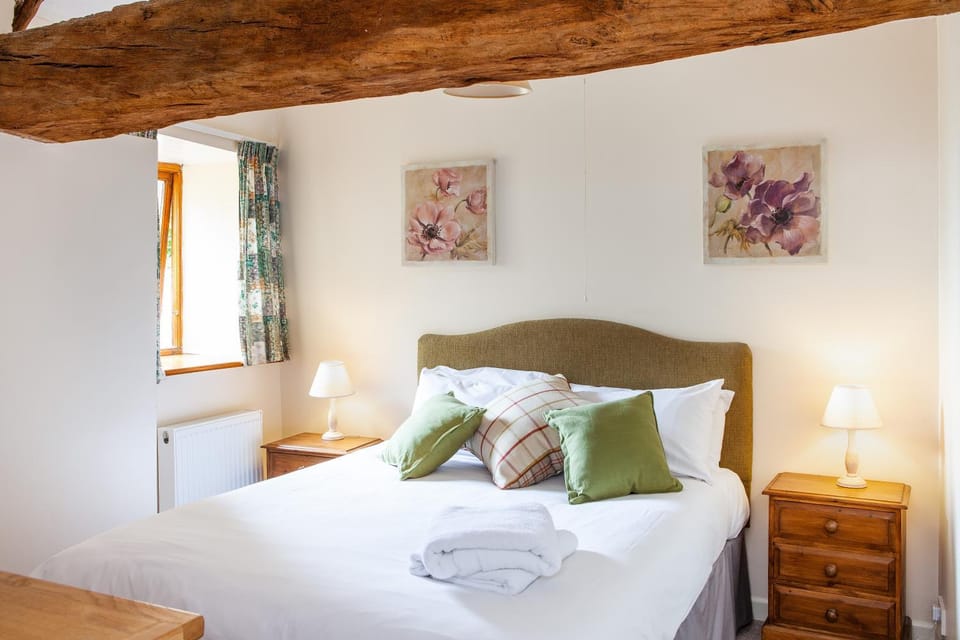 Pintle Cottage House in West Oxfordshire District