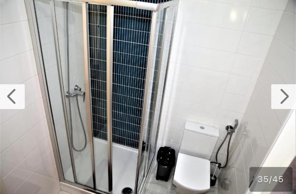 Quarto Single Arroios Bed and Breakfast in Lisbon