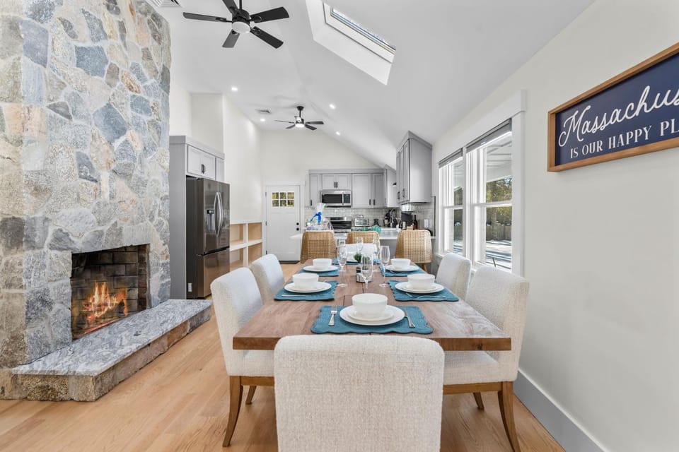 New Family Coastal Retreat Game Room Firepit House in Centerville