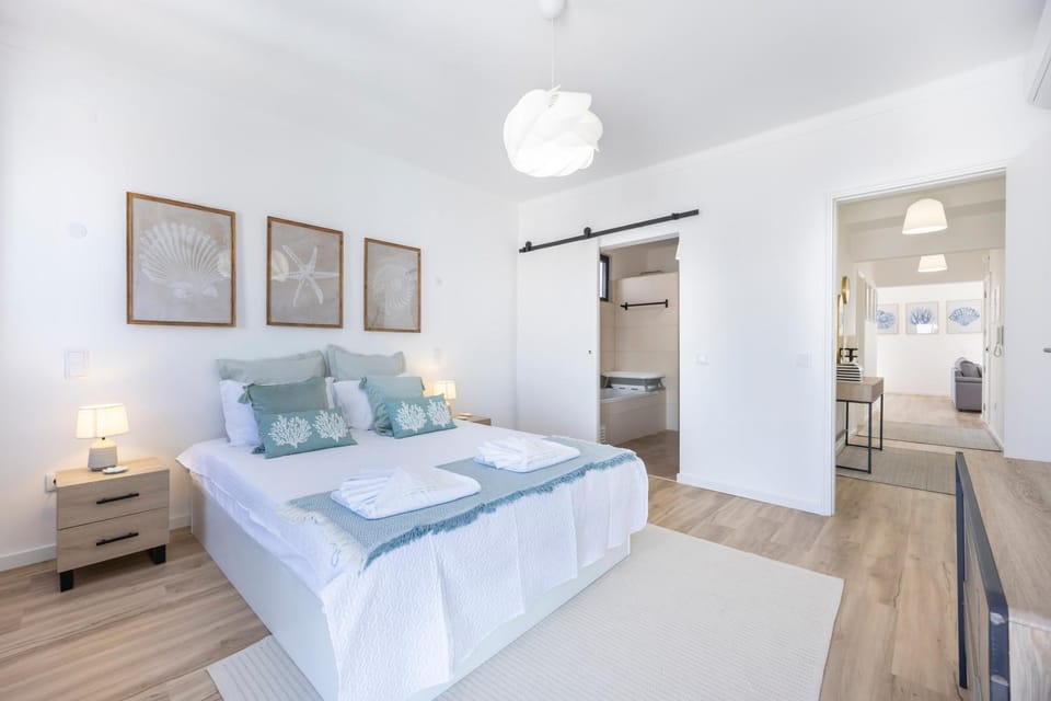 T2 Modern Waterfront - Portimão Apartment in Portimao