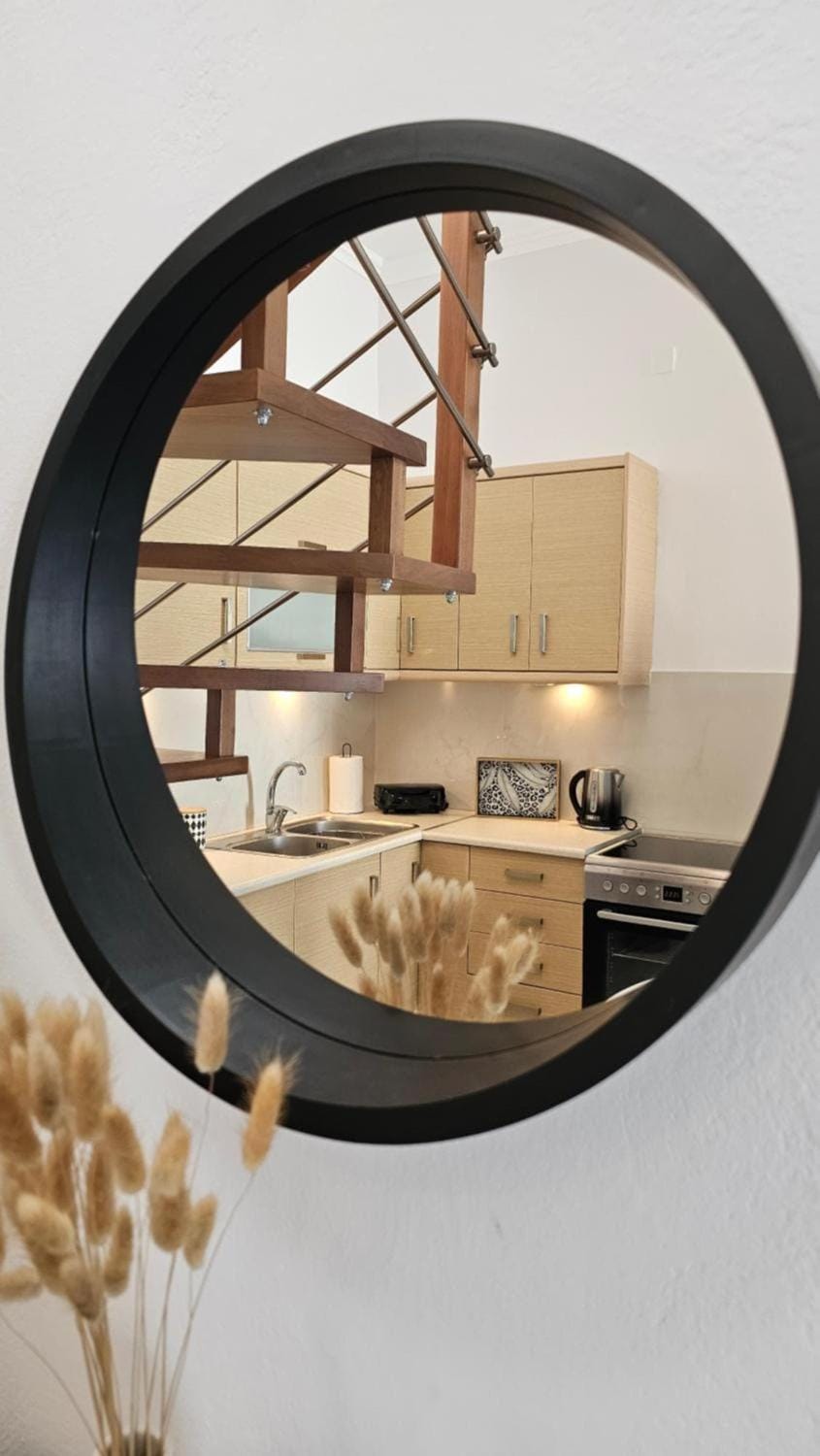 Plaka View Nest Apartment in Milos