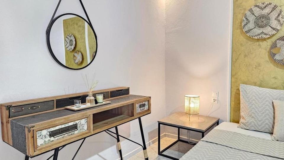 Plaka View Nest Apartment in Milos
