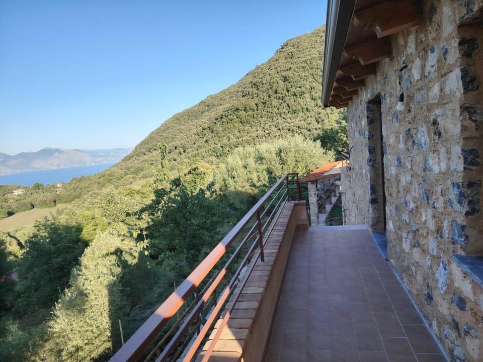 View (from property/room), Mountain view, Sea view