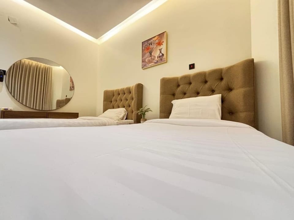 Comfortable 3BR Apt - Lounge and Kitchen - Moensiyah Apartment in Riyadh