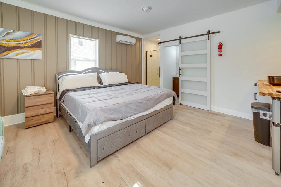 Explore the Hinton Historic District! Luxe Studio Apartment in West Virginia