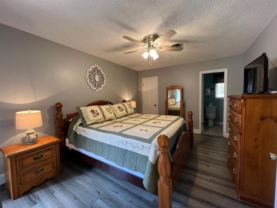 Rivers Edge 202 House in Helen