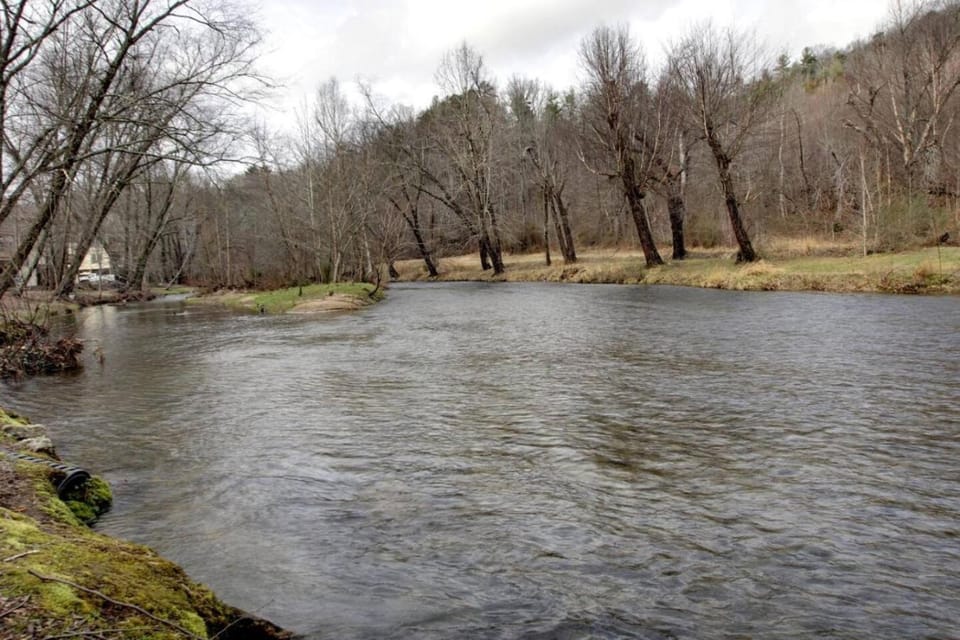 Rivers Edge 802b House in Helen