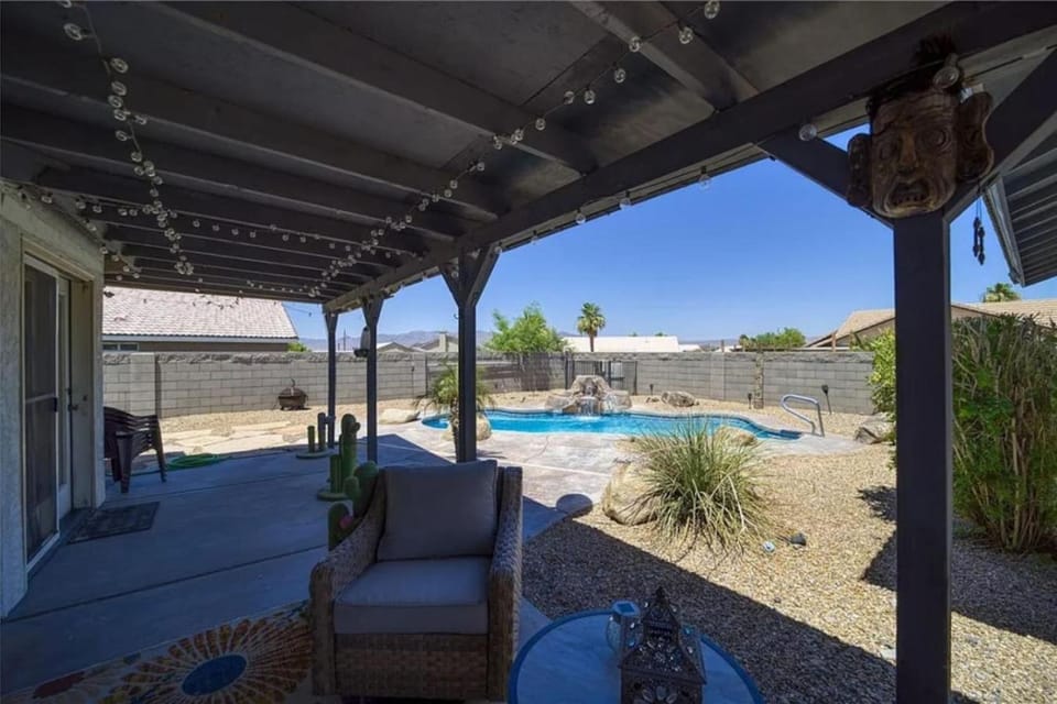 Desert Oasis with Pool, Casita, RV Parking and full hookups House in Fort Mohave