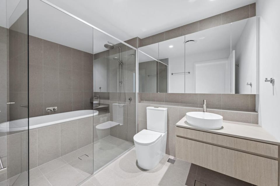 4 Bed Apartment with Sparkling Views of Gold Coast Apartment in Mermaid Beach