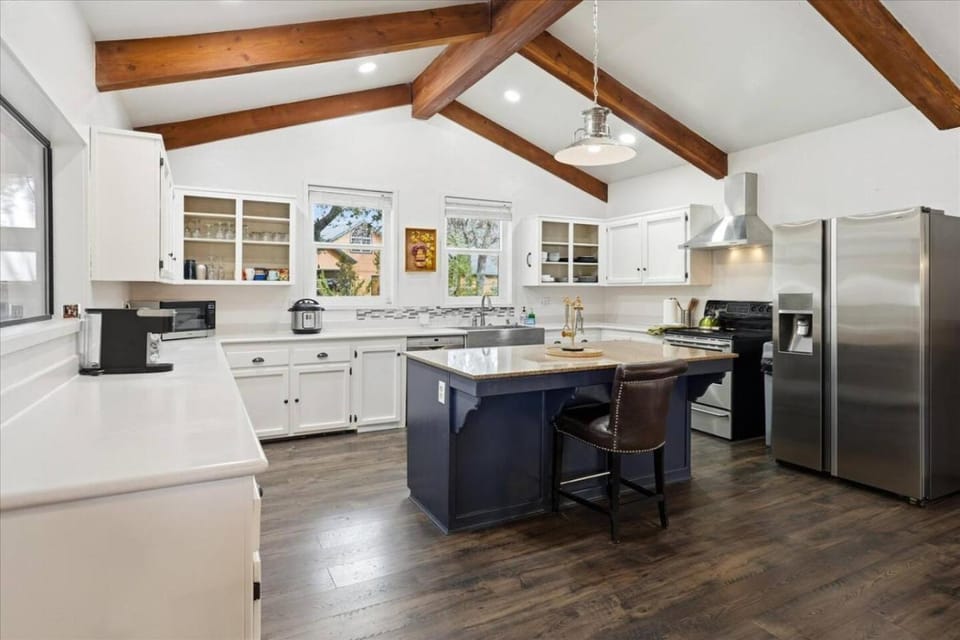 Fun Getaway with Golf HotTub Volleyball and more House in Sierra Nevada