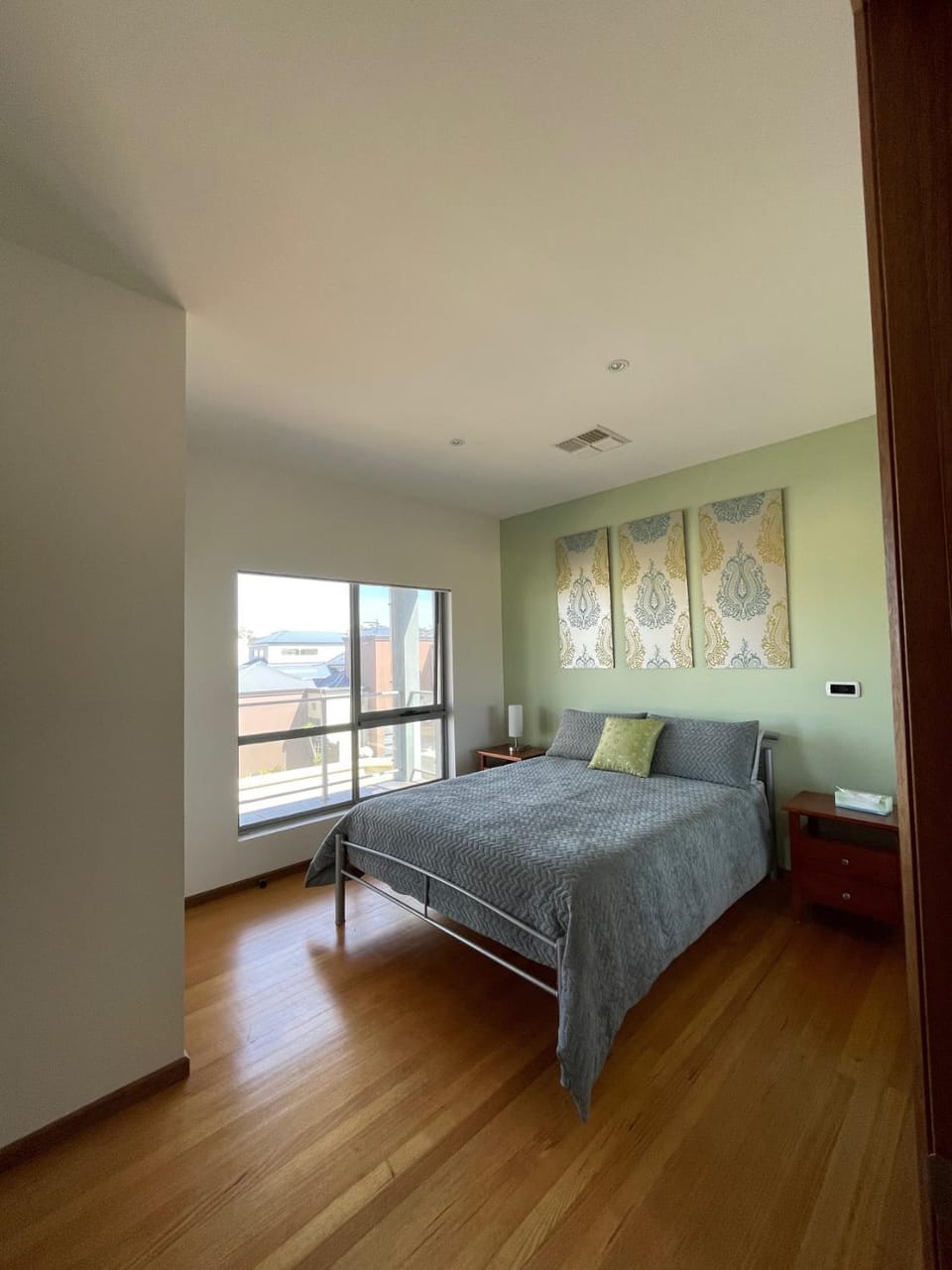 Sea Breeze Waterfront Retreat - Wallaroo Marina Frontage House in Wallaroo