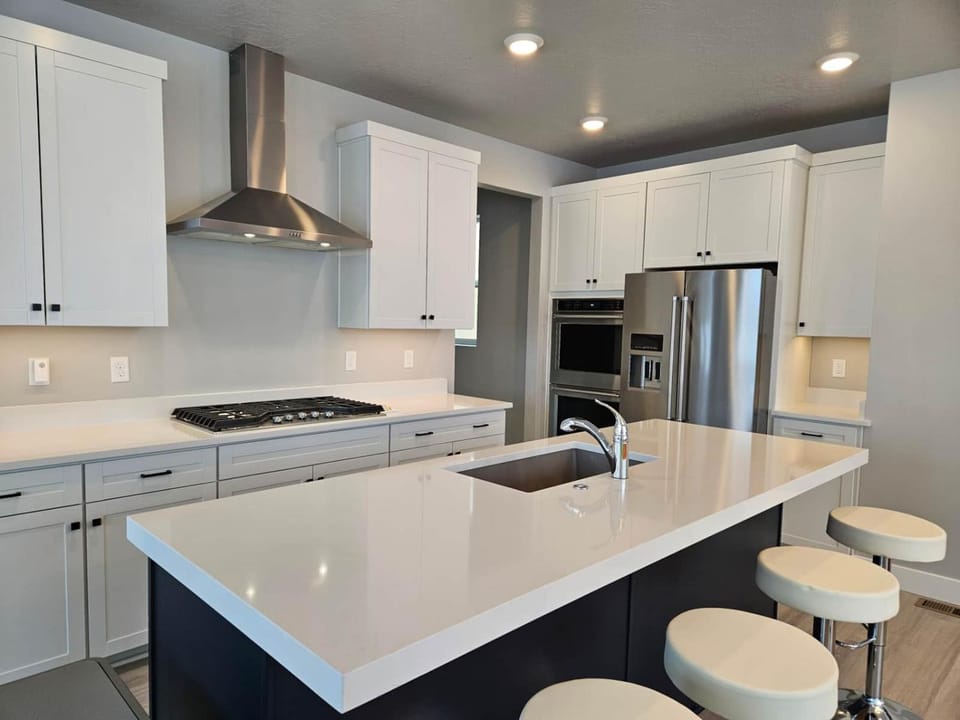 Cozy Modern house with Fireplace, Park city House in Snyderville