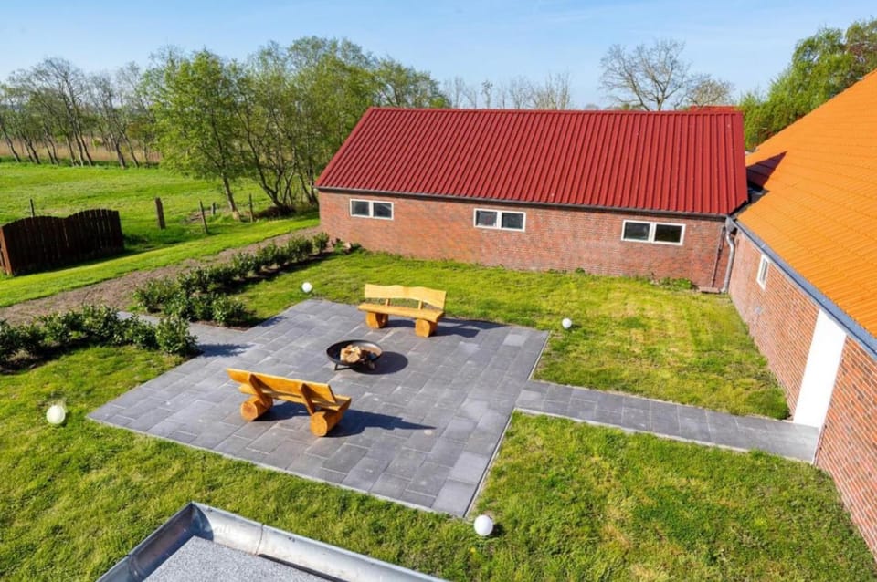 Property building, Garden