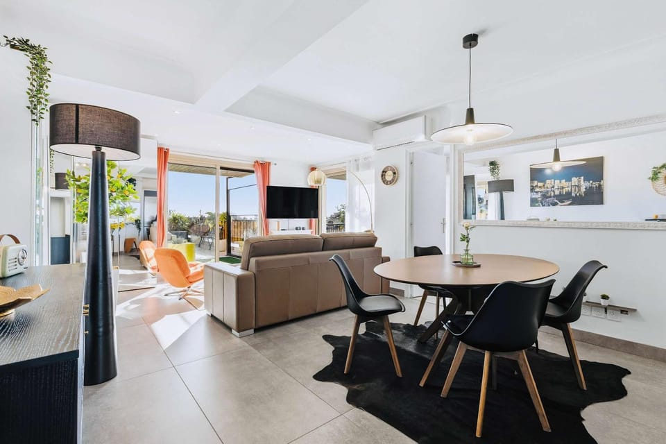TV and multimedia, Kitchen or kitchenette, Living room, Dining area