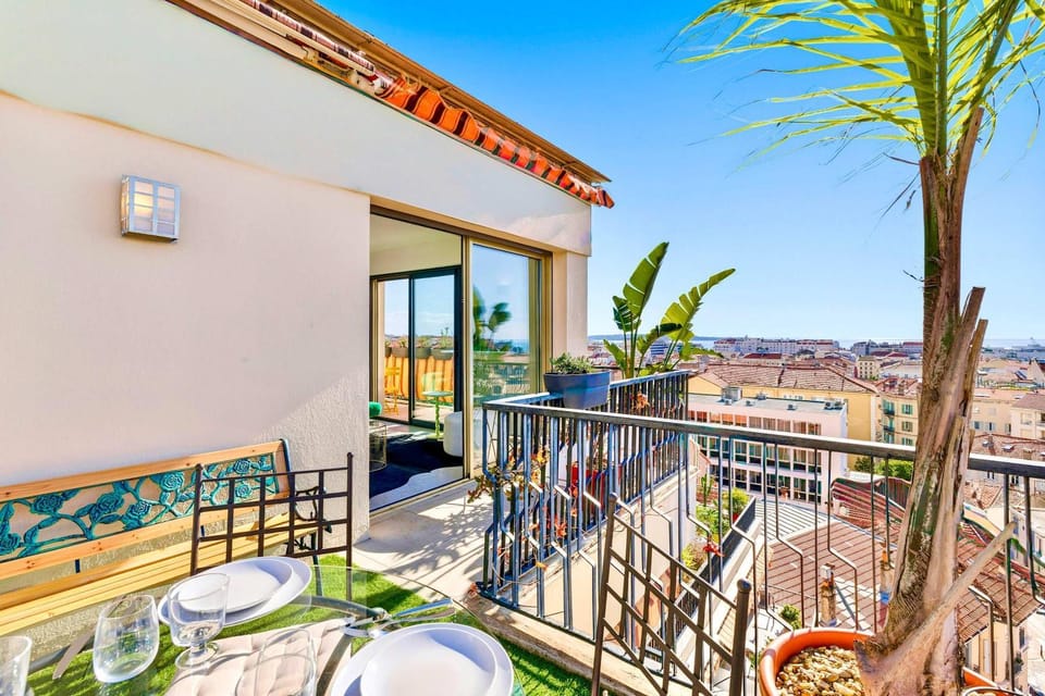 Property building, Patio, Garden, View (from property/room), Balcony/Terrace, Dining area