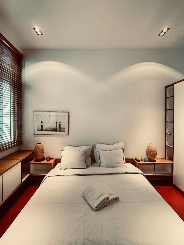 Loft a stone's throw from Place Brugmann Apartment in Ixelles