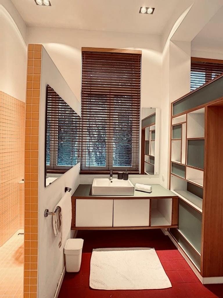 Loft a stone's throw from Place Brugmann Apartment in Ixelles