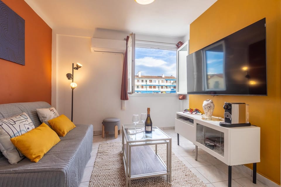 My elegant Studio in center of Cannes Festival Apartment in Cannes