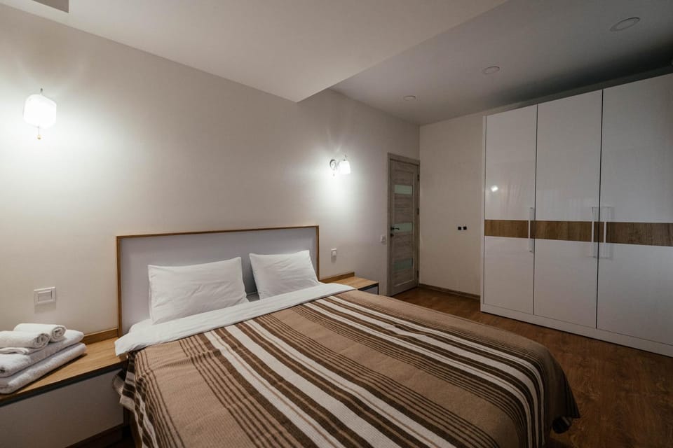 Bedroom, wardrobe