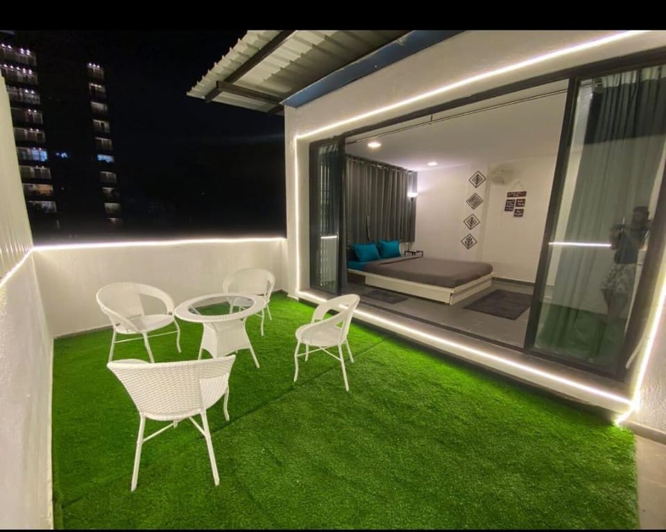 Night, Garden, View (from property/room), Balcony/Terrace, Lounge or bar, Seating area, Garden view