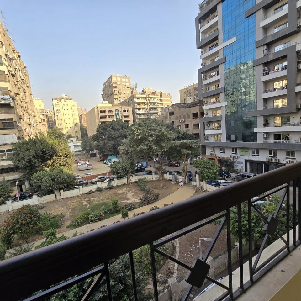 شقة مميزة بسعر تنافسي في أرقى المناطق في المهندسين Apartment in Egypt