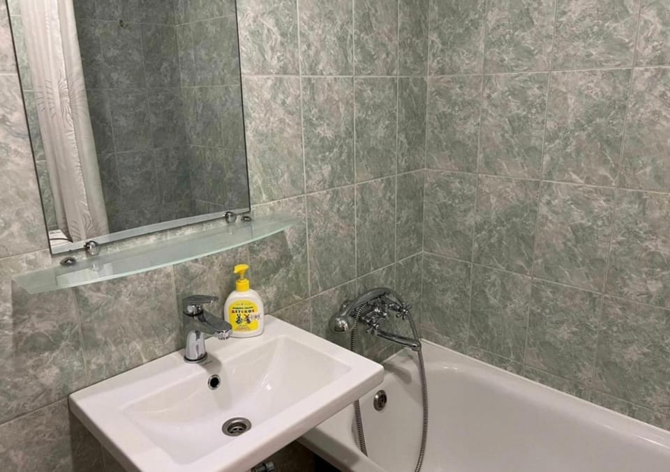 1к квартира Тополь 1 Космическая, 12 квартал Apartment in Dnipro