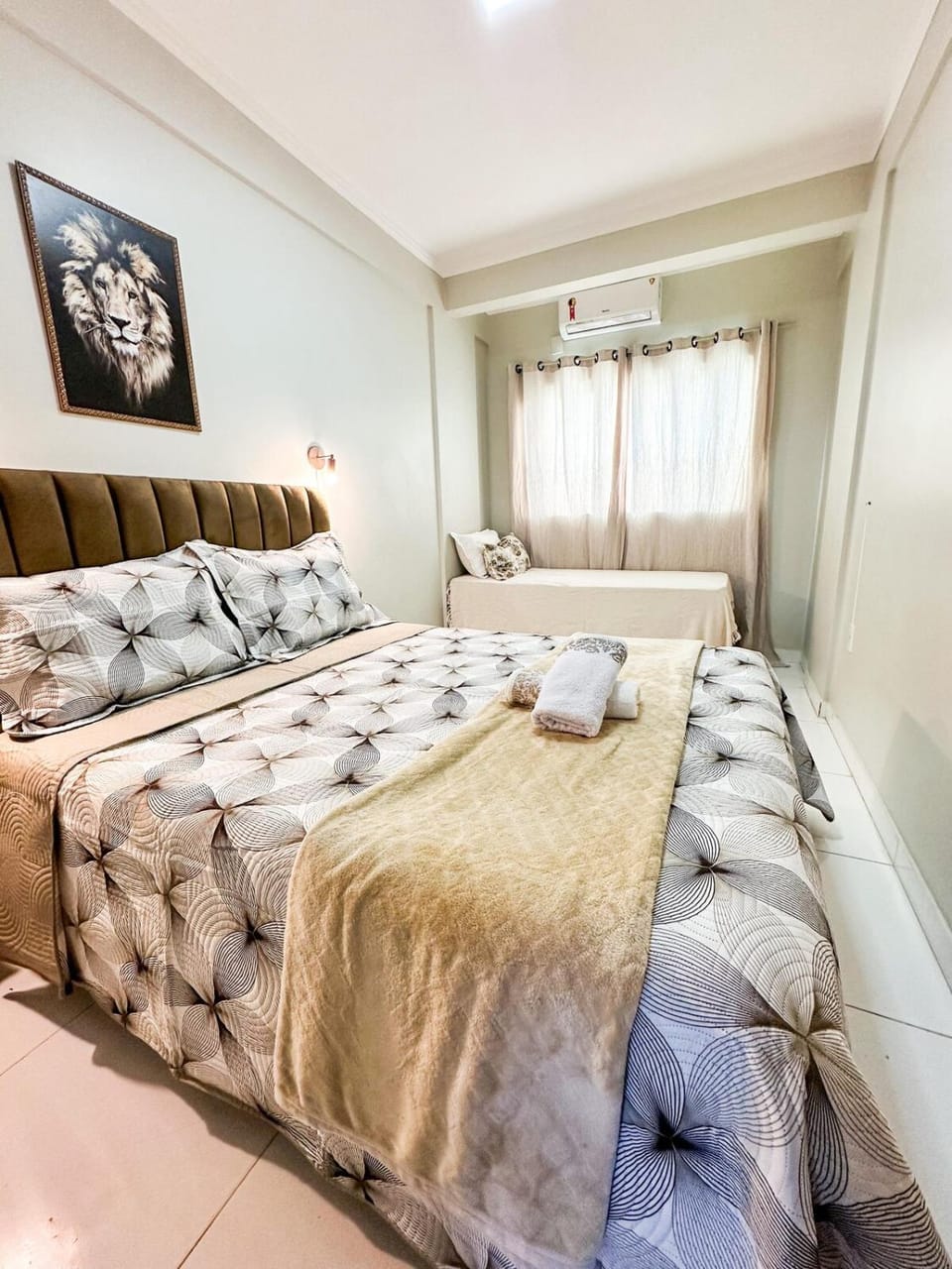 APË GOLD NO CENTRO DA CIDADE COM AR E CAMA KINg Apartment in State of Goiás