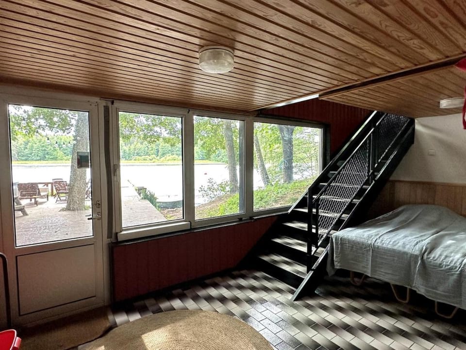 Villa with all amenities 10 metres from Lohja lake Apartment in Uusimaa