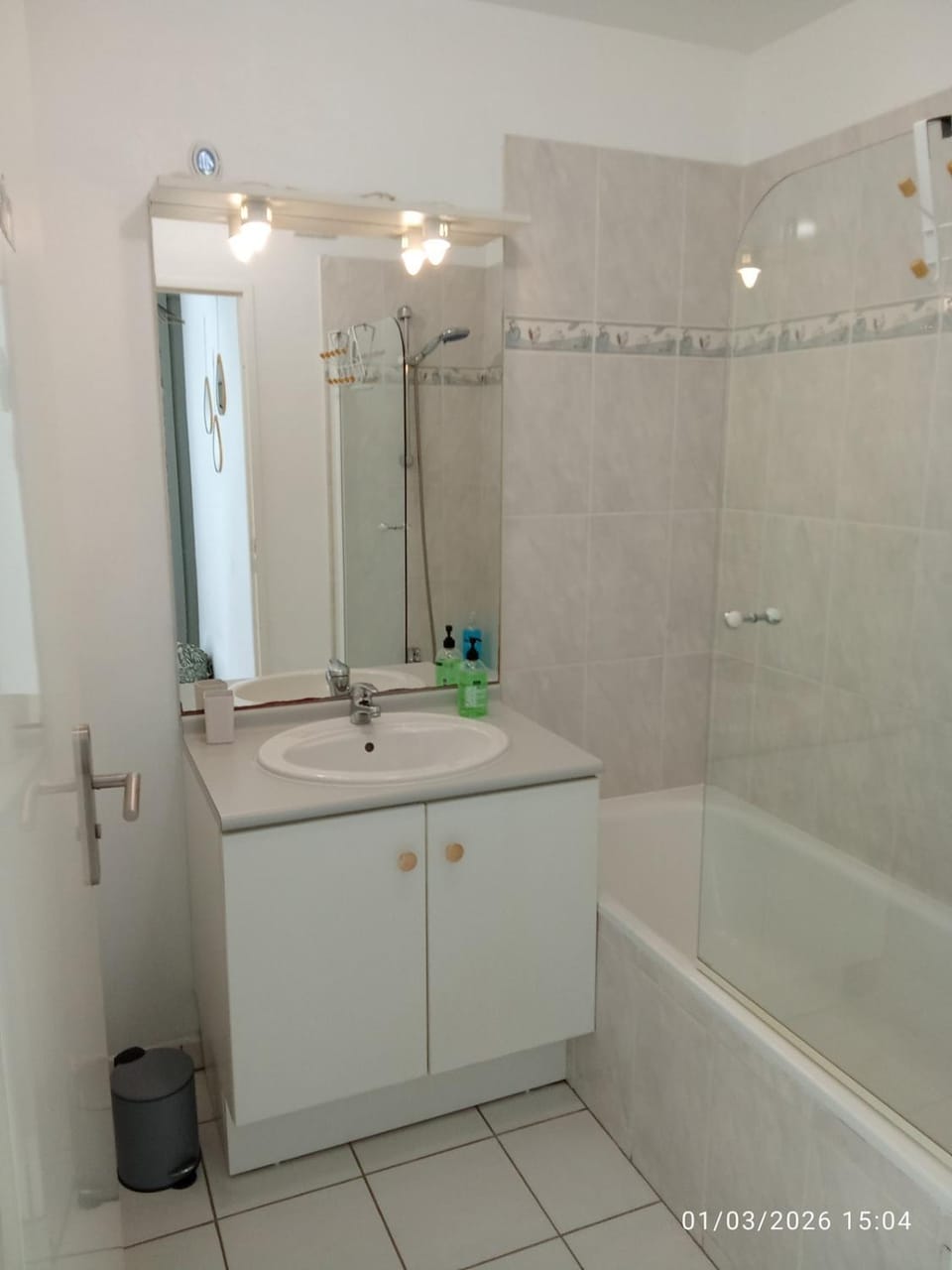 Bathroom, Bath, towels