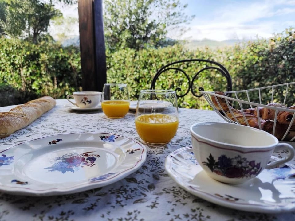 Casa Felice, Bergerie en pierre, jacuzzi, jardin Villa in Zonza