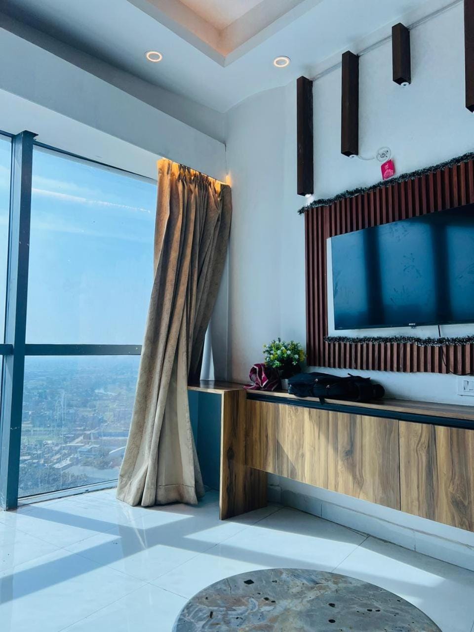 Golden pearl Vacation rental in Noida