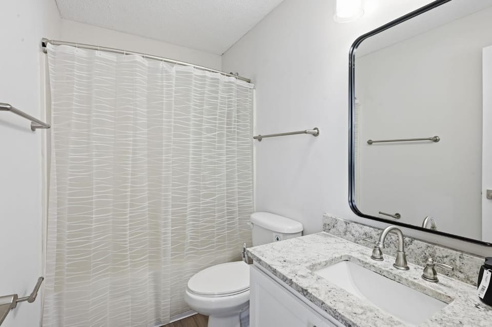 Contemporary Comfort at 502 Apartment in Jeffersontown