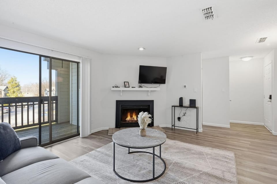 Your Modern Escape at 502 Apartment in Jeffersontown