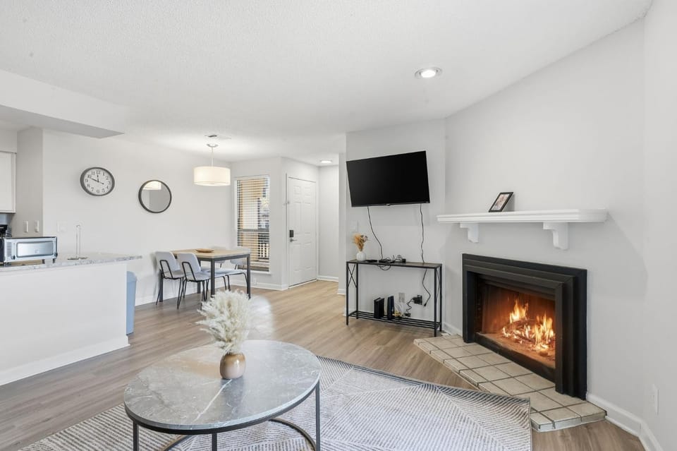 Modern Comfort at The Taylor Apartment in Jeffersontown