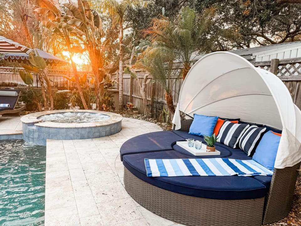 Luxury Beach Home-Sauna Pool Spa Cart Games House in Vilano Beach