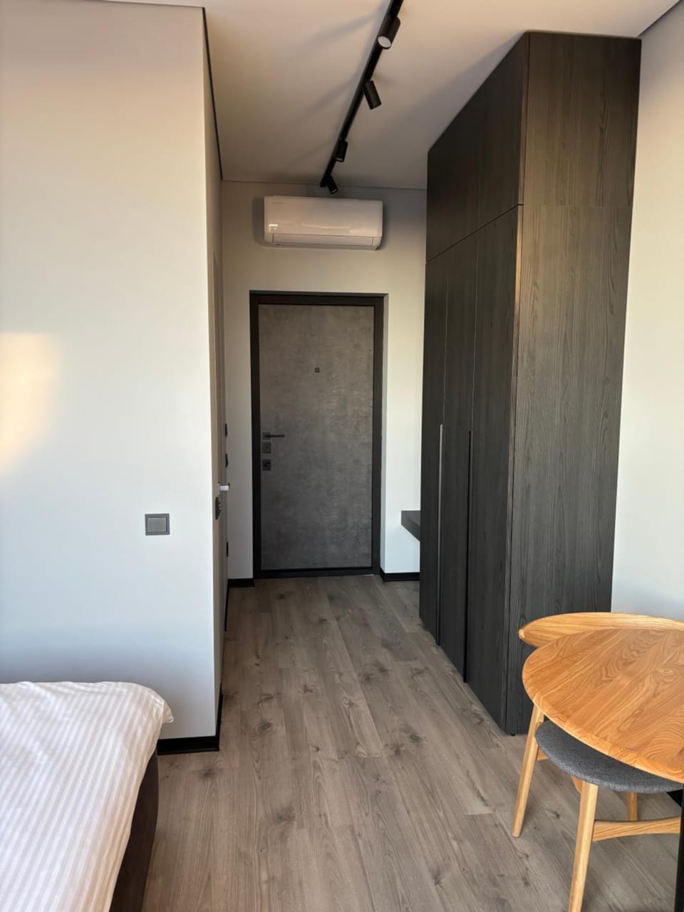 Facade/entrance, air conditioner