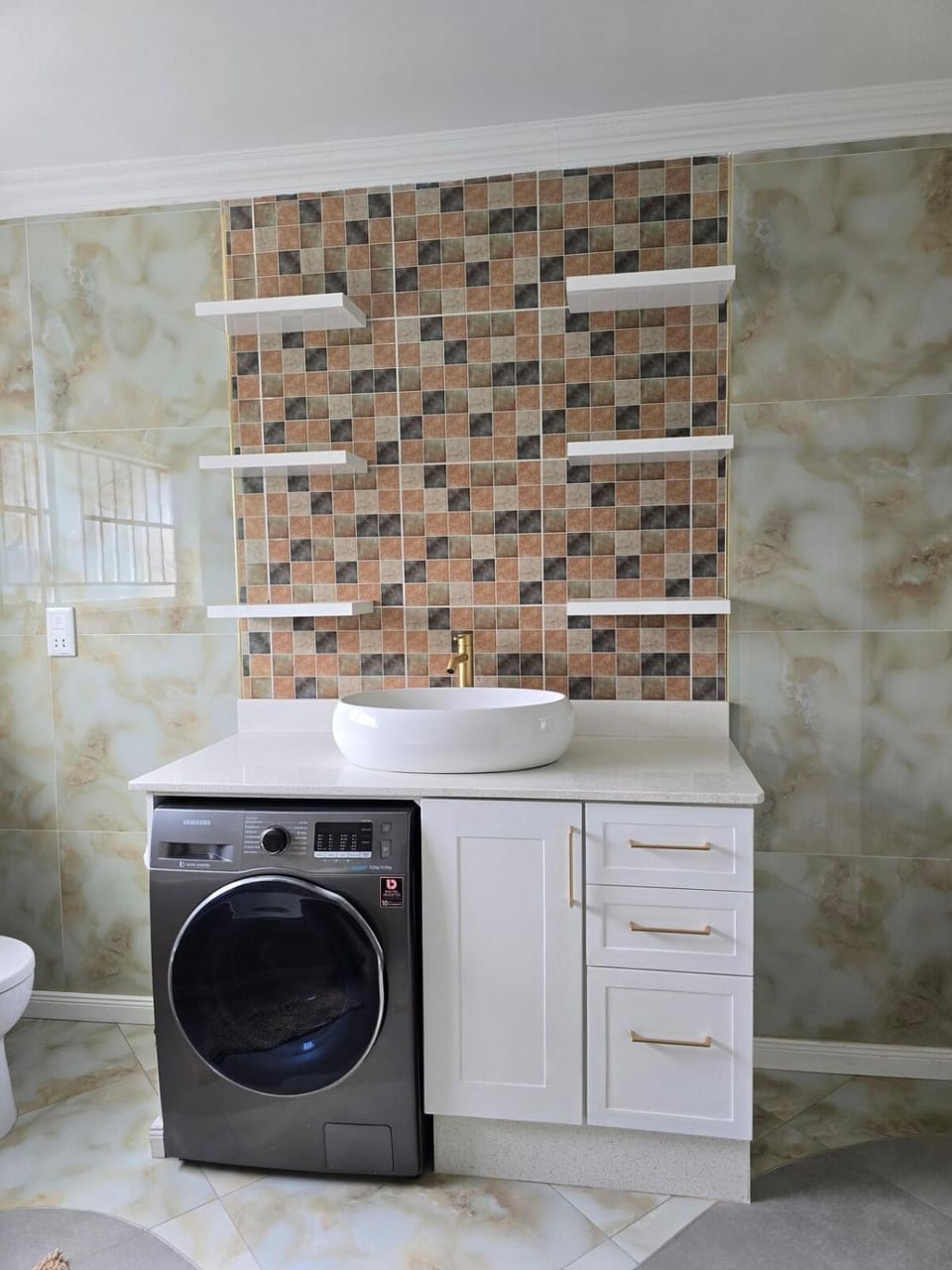 Charming Studio in Golden Triangle Apartment in Harare