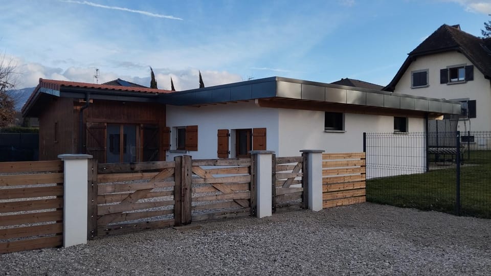 Maison familiale meublée avec jardin House in Canton of Geneva