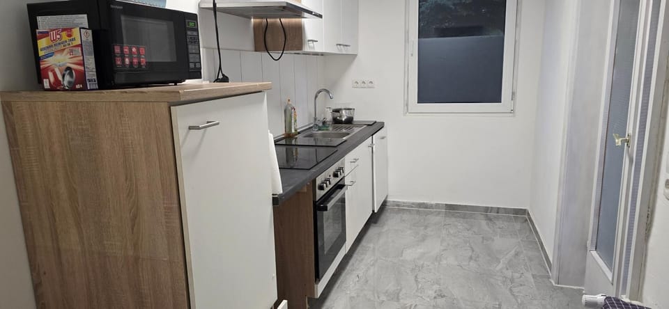 Kitchen or kitchenette, kitchen, kitchen