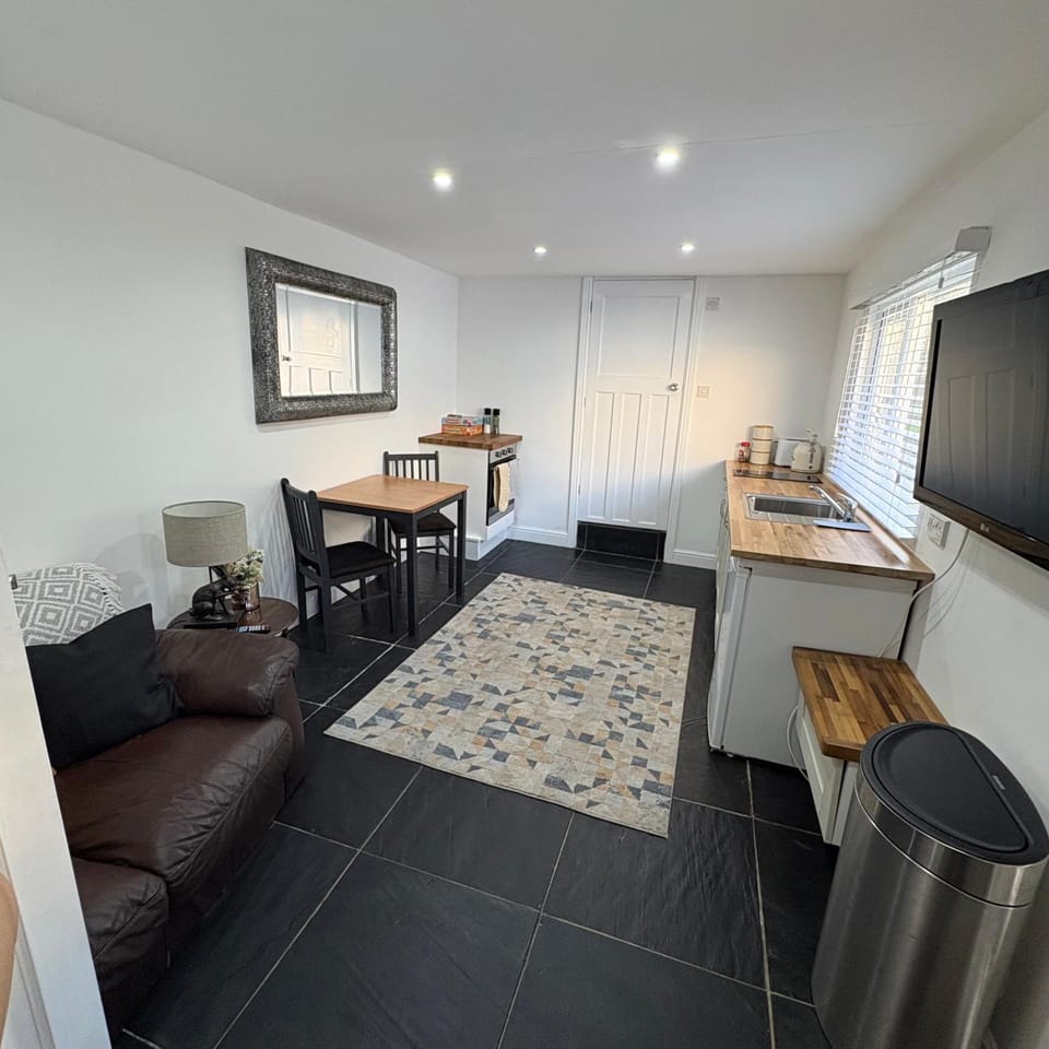Santa's Cottage Apartment in Torquay