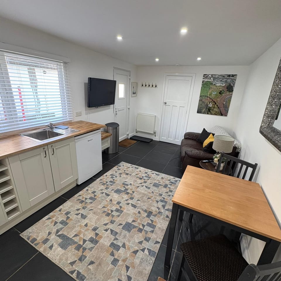 Santa's Cottage Apartment in Torquay