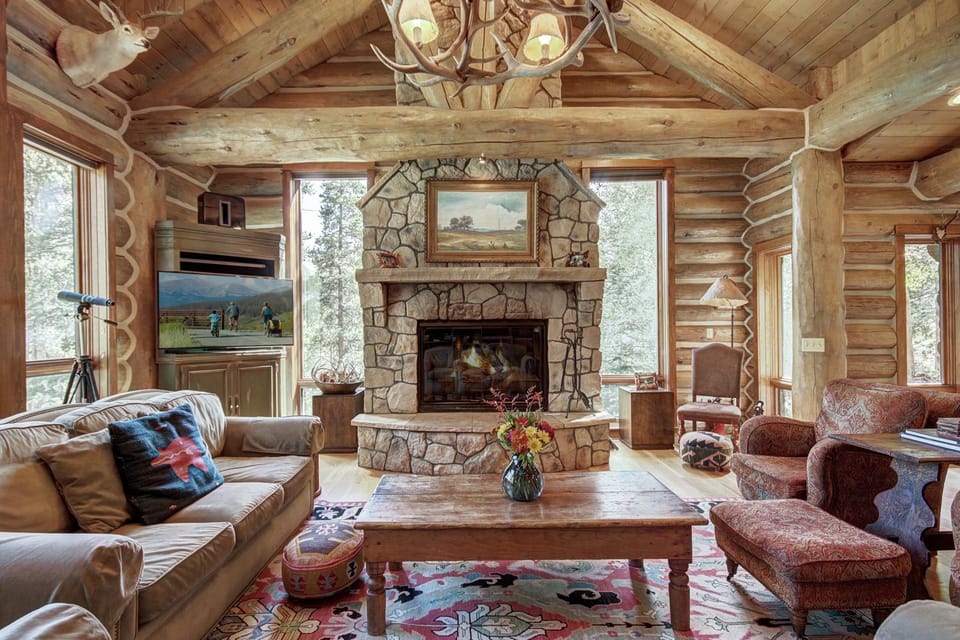 Experience luxury at Bear Lodge, a spacious 6 bedroom retreat in Breckenridge House in Blue River