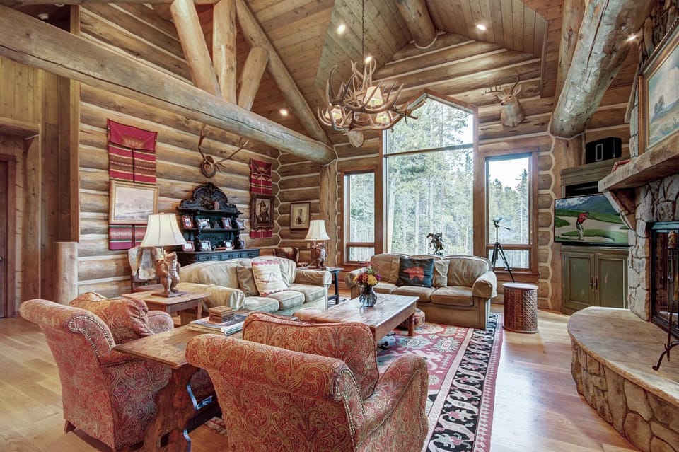 Experience luxury at Bear Lodge, a spacious 6 bedroom retreat in Breckenridge House in Blue River