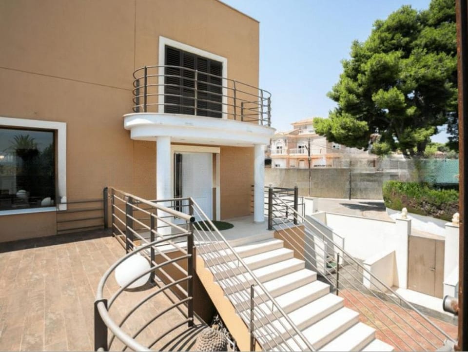 EXCLUSIVA CASA INDEPENDIENTE 16 ppl House in Valencian Community