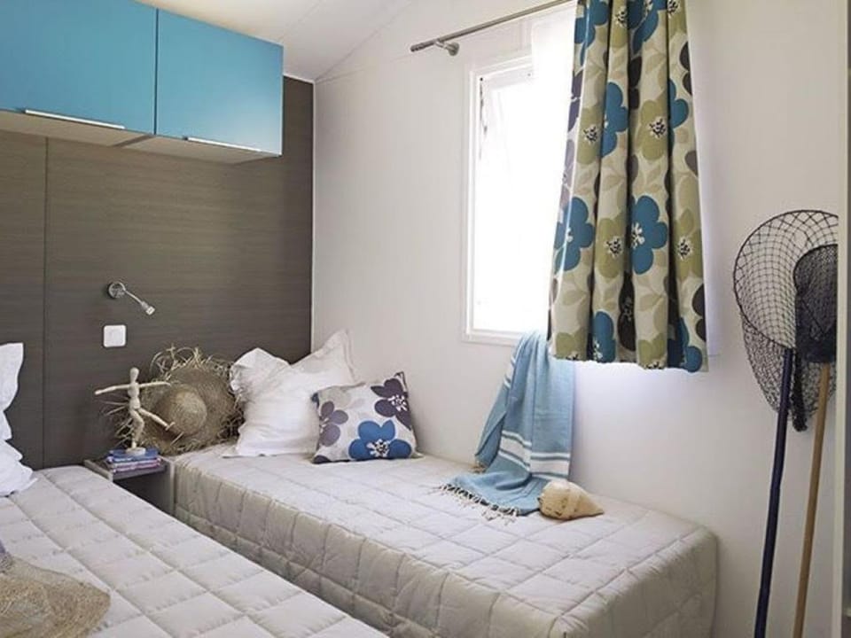 Mobil-home 2 Chambres avec Terrasse - API-1-52-1740 Campground/ 
RV Resort in Occitanie