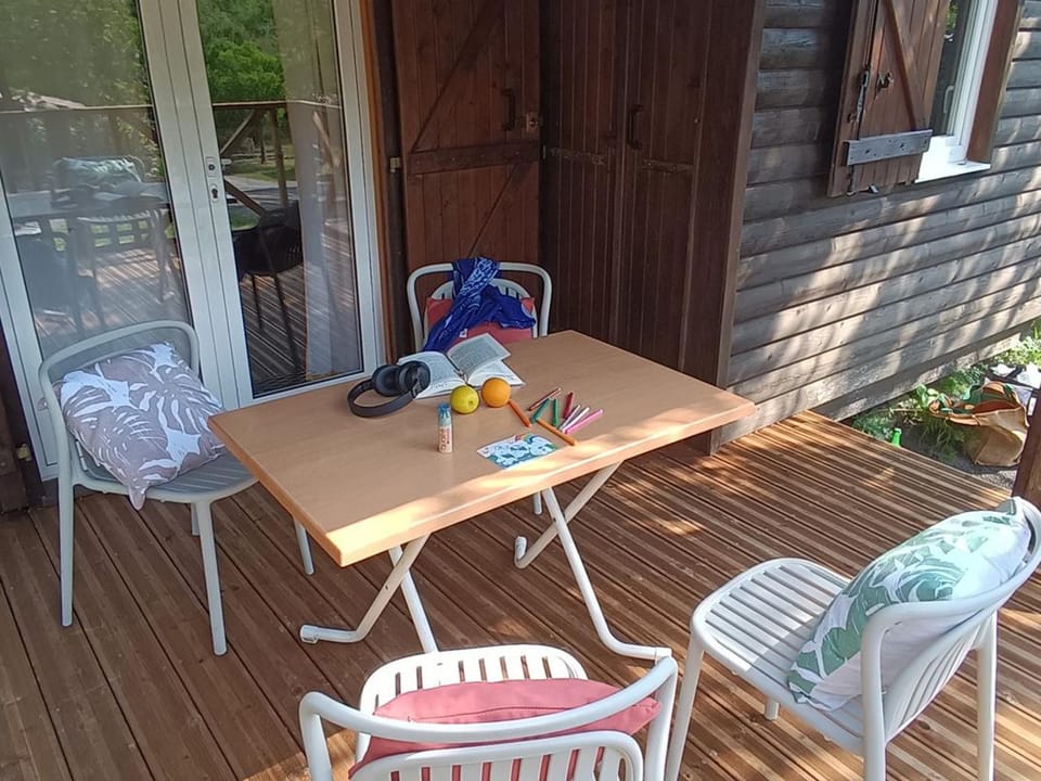 Chalet Confort avec Terrasse - 4 Personnes - API-1-52-1742 Campground/ 
RV Resort in Occitanie