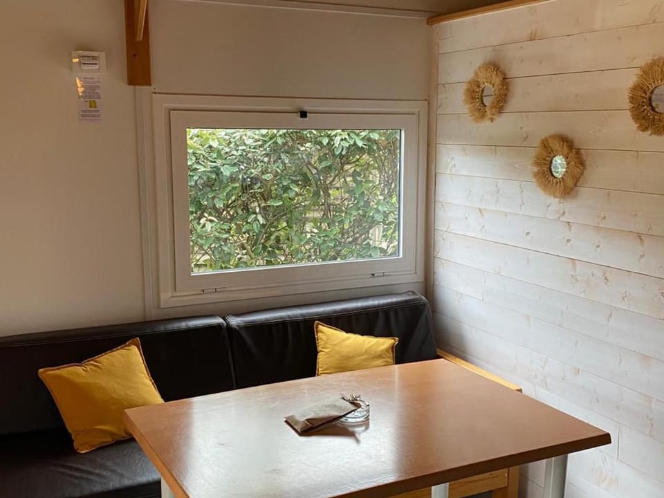Chalet Confort avec Terrasse - 4 Personnes - API-1-52-1742 Campground/ 
RV Resort in Occitanie