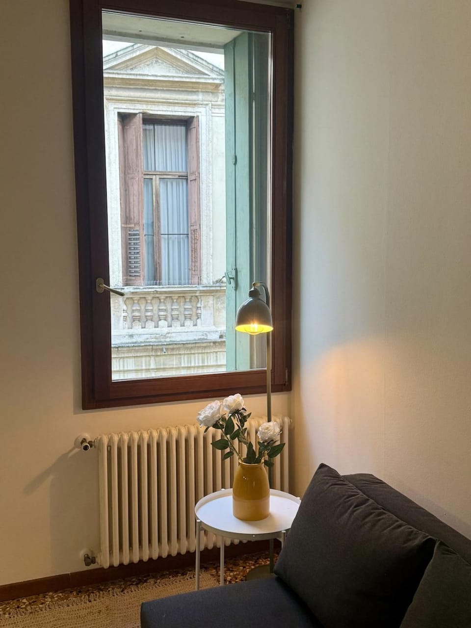 Wake up next to Vicenza's Most Beautiful Square! Apartment in Vicenza