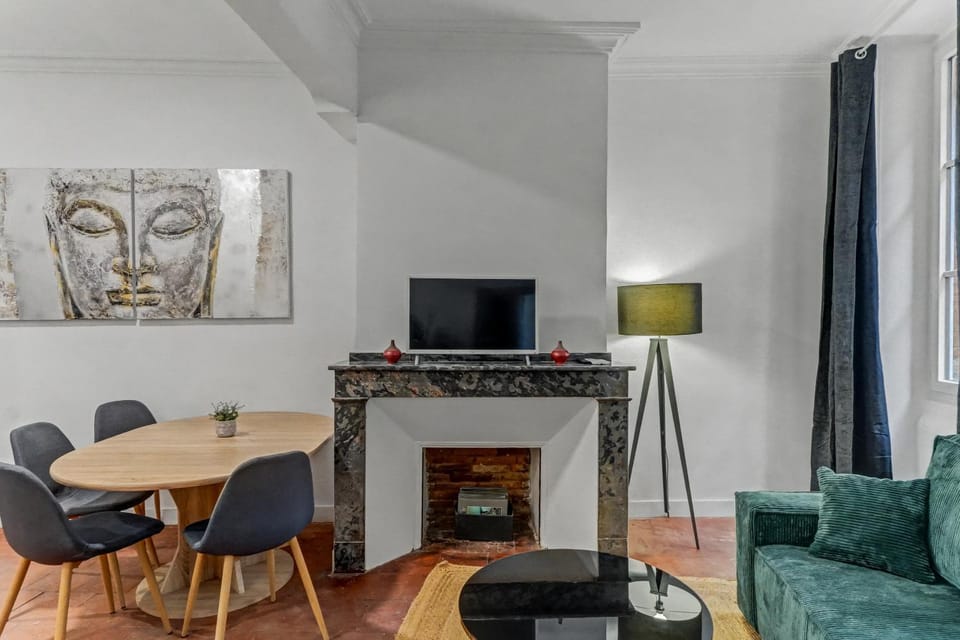 Communal lounge/ TV room, TV and multimedia, Living room, Dining area